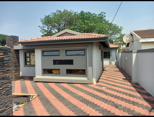 2 BEDROOM HOUSE SOLD IN KWAMASHU J